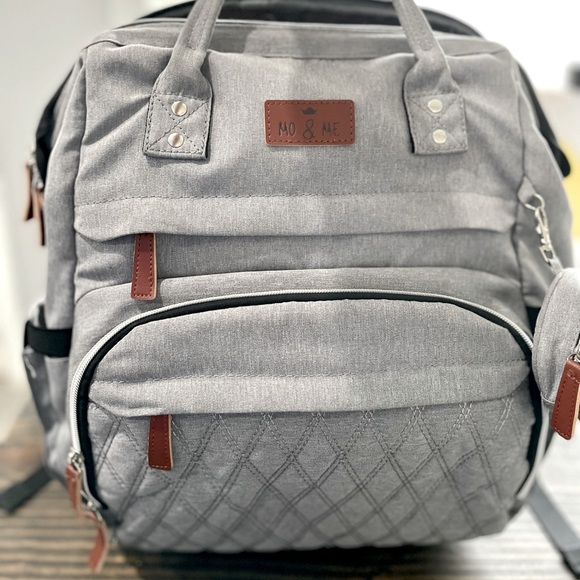 Mo & Me Other - MO & ME Diaper Bag GRAY